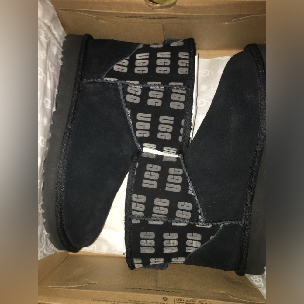 Ugg boots size 8 black